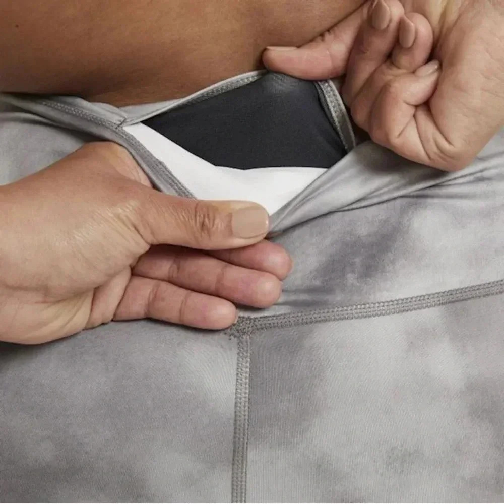 *NEW* Women's Nike One Mid-Rise Leggings - Picture 4 of 8